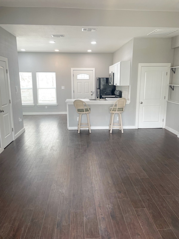 Building Photo - 638 W Elmira St