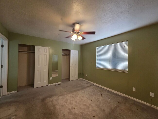 Building Photo - Charming Home in Woods Cross - Ready To Move!