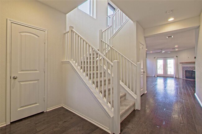Building Photo - 413 Sheepshank Dr