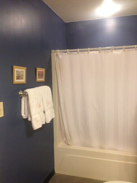 Bathroom - 2520 S 3rd St