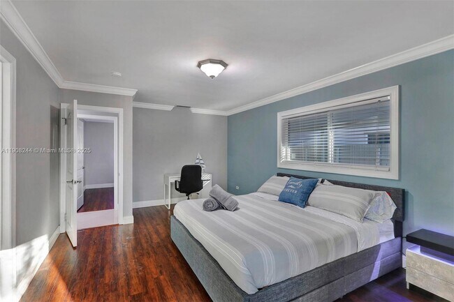 Building Photo - 1804 SW 102nd Ct