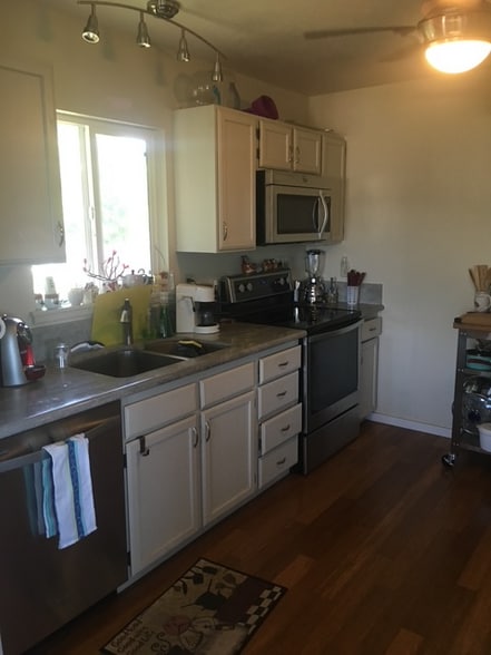 Building Photo - 2570 Hunakai St