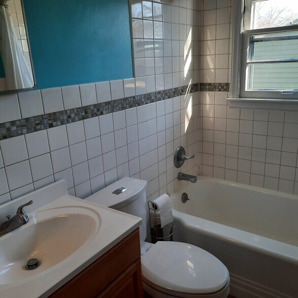Building Photo - 315 Kansas St