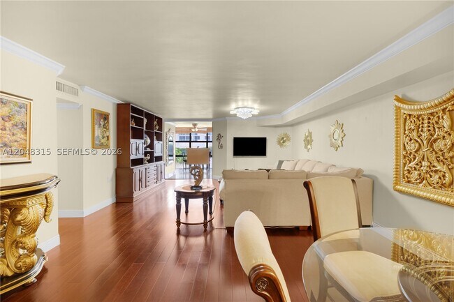 Building Photo - 6423 Collins Ave