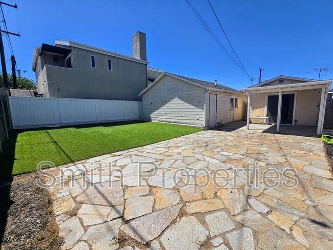 Building Photo - 4550 166th St