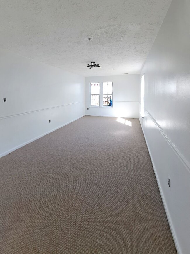 Building Photo - 3870 Gateview Pl