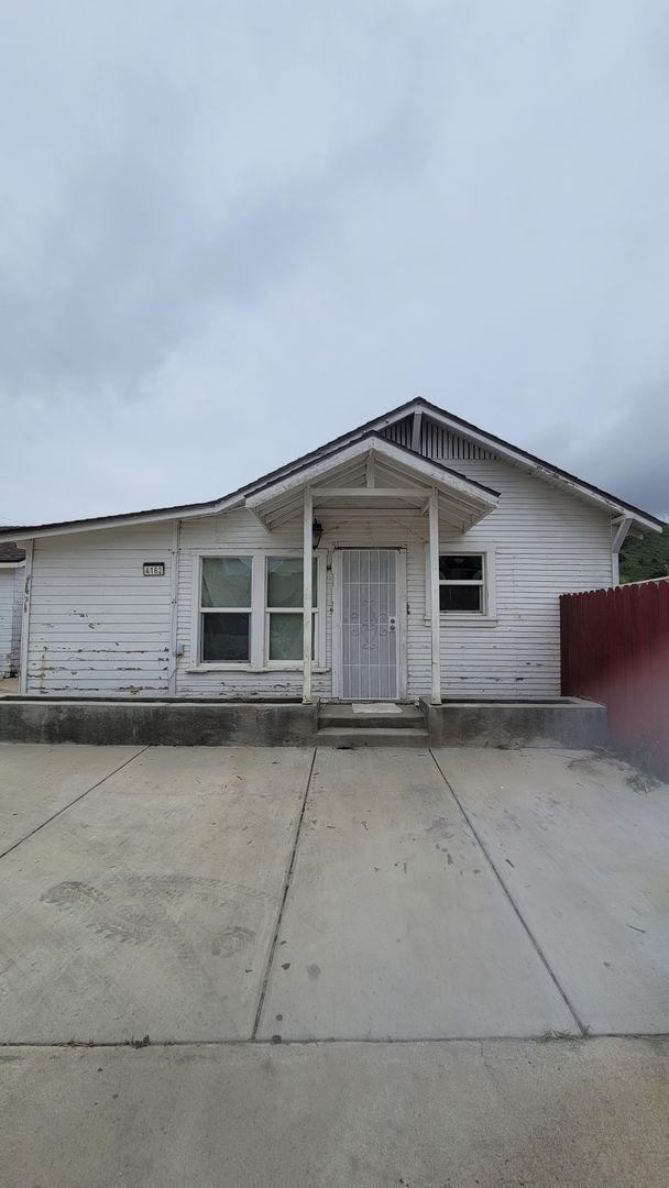 Building Photo - West Ventura 1+1 House - Near Pepsi Plant ...