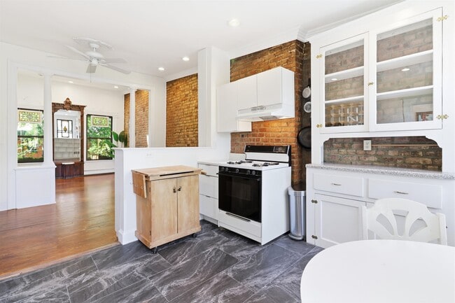 Building Photo - 638 Jersey Ave