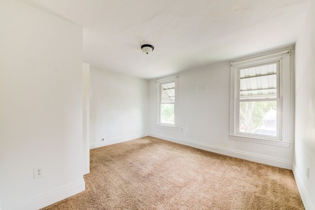 Building Photo - Available August 2026 - Renovated 2 Bedroom Home in Duquesne Heights!