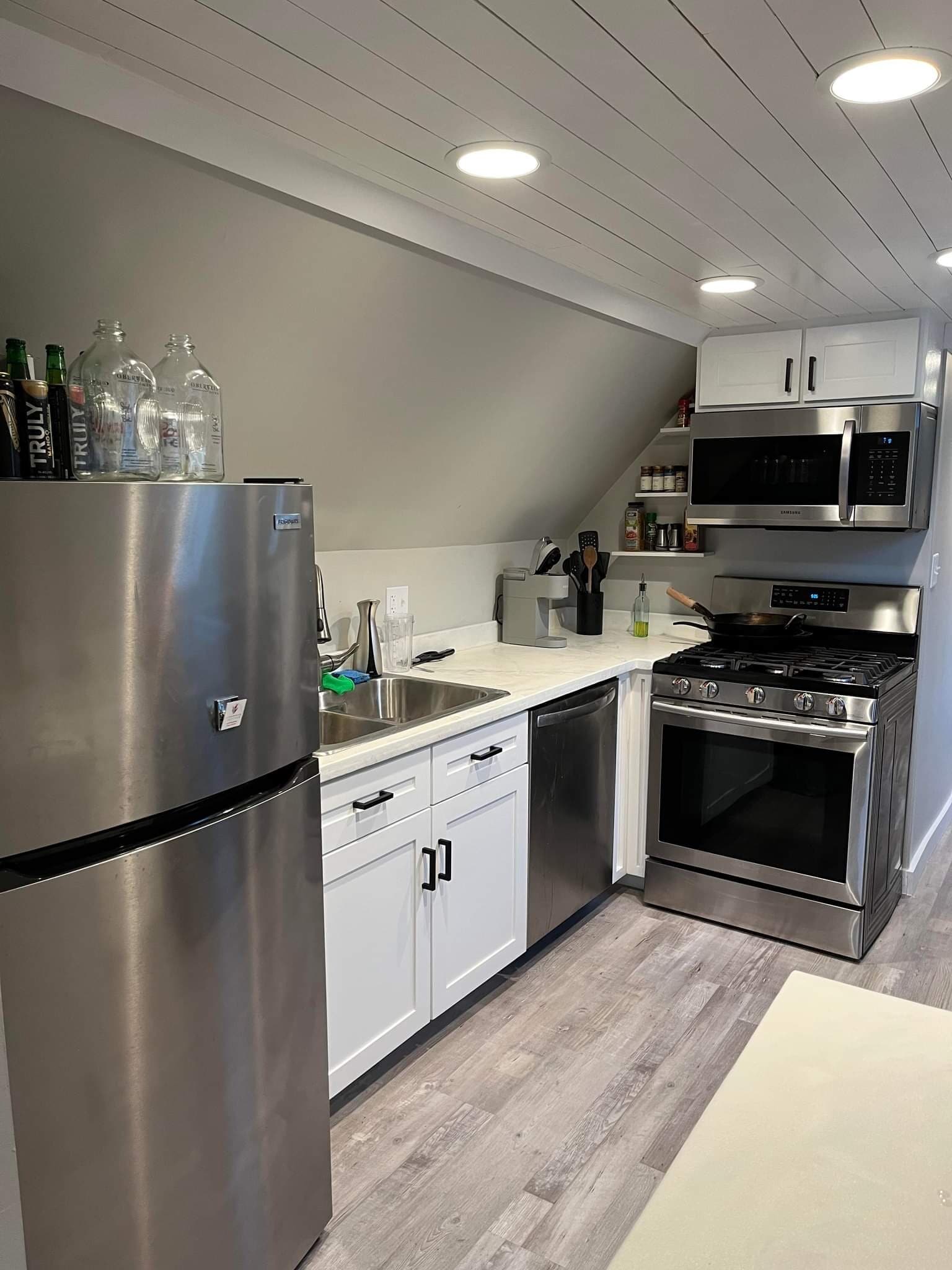 Kitchen - 4307 N Bernard St