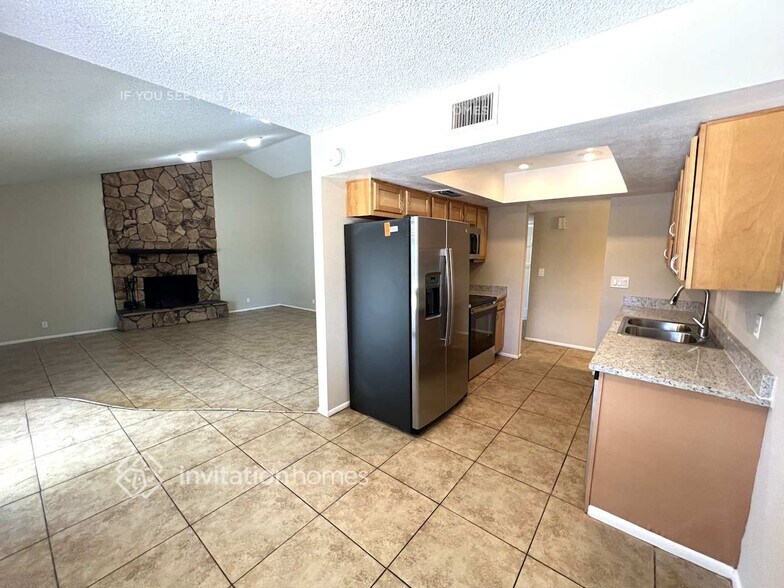 Building Photo - 2649 E Javelina Cir