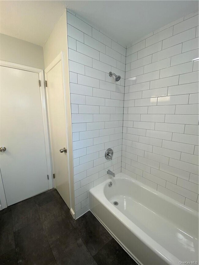 Building Photo - 18 Mountain Rd