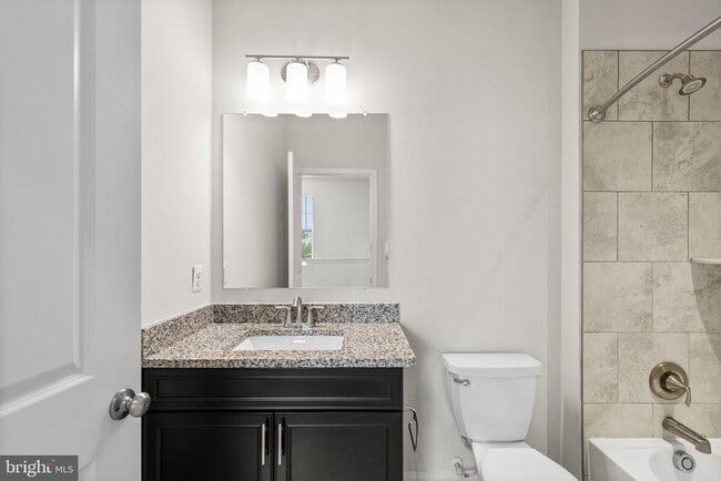 Building Photo - 7131 Beaumont Place