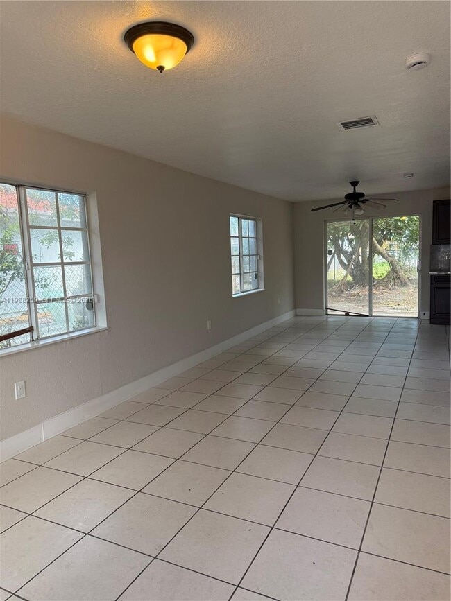 Building Photo - 1330 NW 7th Ct