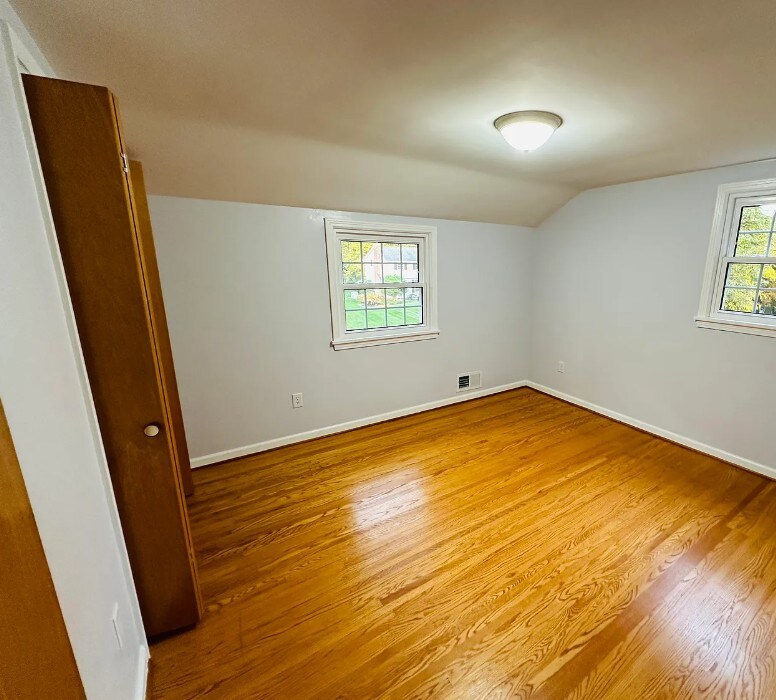 Building Photo - 224 London Rd