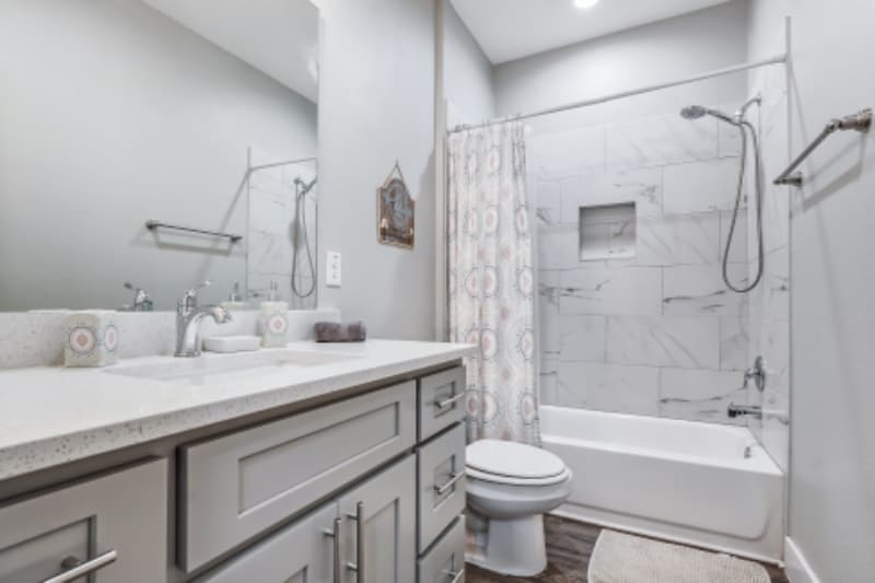 Building Photo - 144 W 5th St