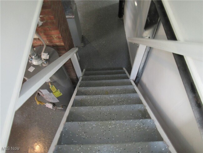 Building Photo - 12213 Mortimer Ave