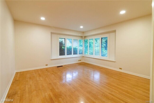 Building Photo - 3 br, 2.5 bath House - 1510 Virginia Ave