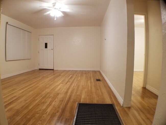 living room - 1902 Lead Ave SE