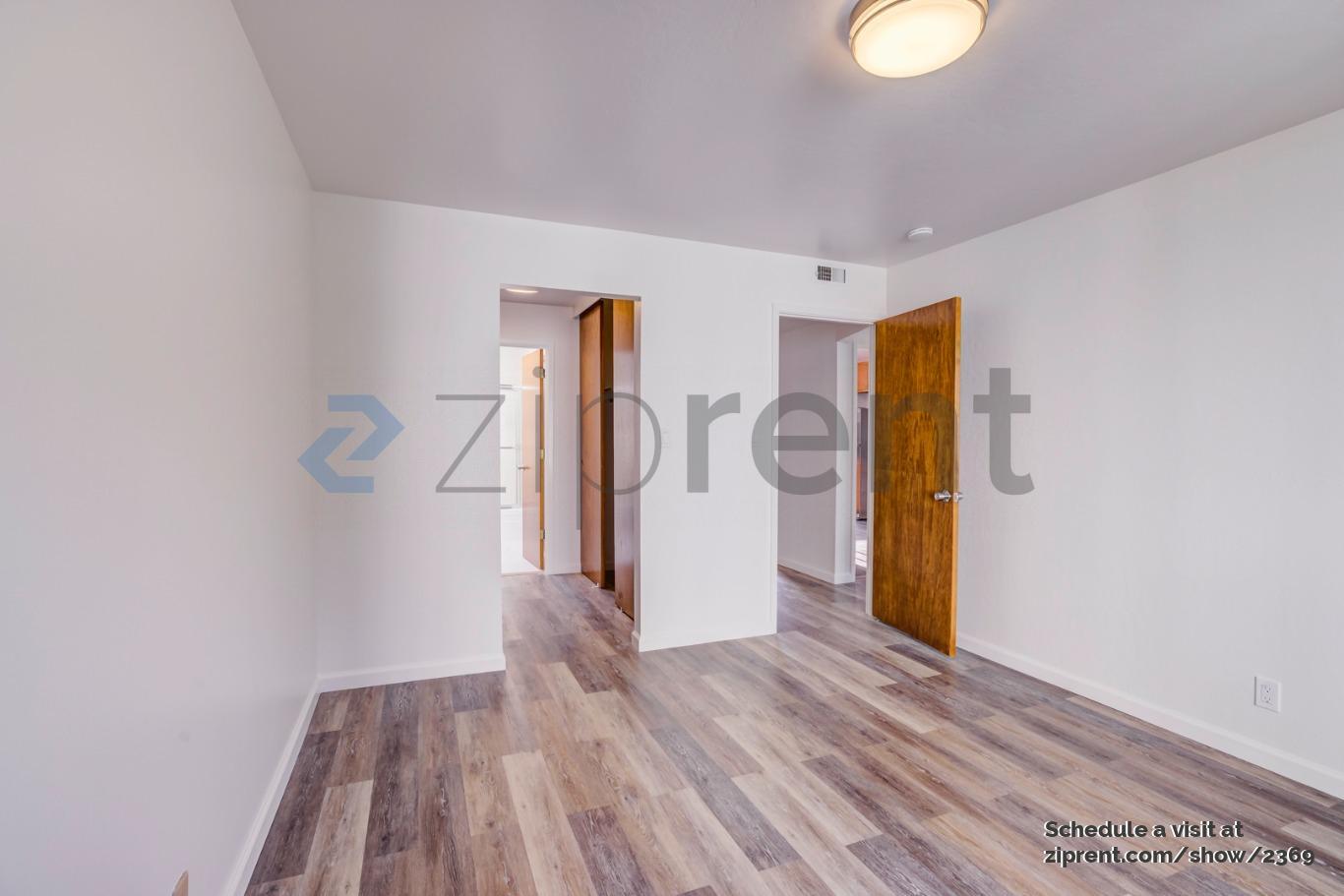 Building Photo - Unit 4