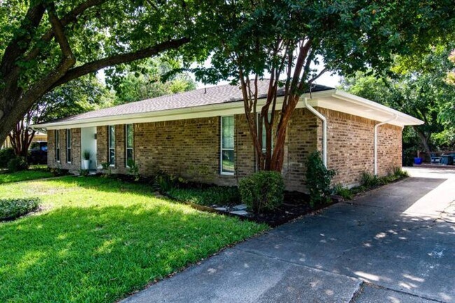 Building Photo - 2728 Chadwick Dr