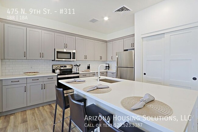 Building Photo - Charming Furnished One Bedroom in Downtown...