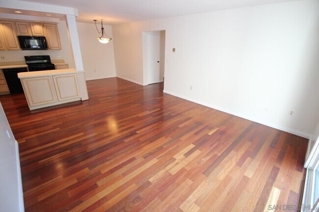 Building Photo - 6780 Friars Rd