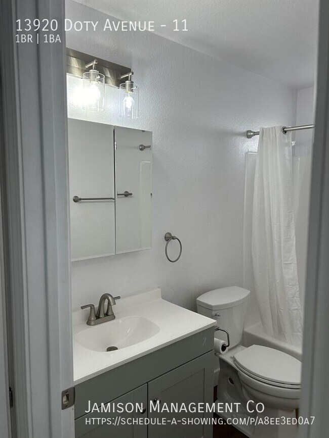 Building Photo - 13920 Doty Ave