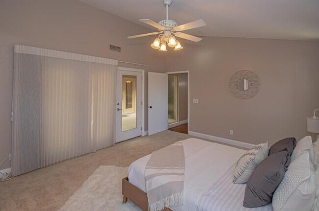Building Photo - 1808 Cougar Ln