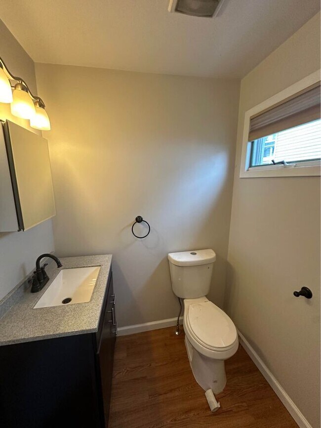 Building Photo - 1250 S 6th Ave