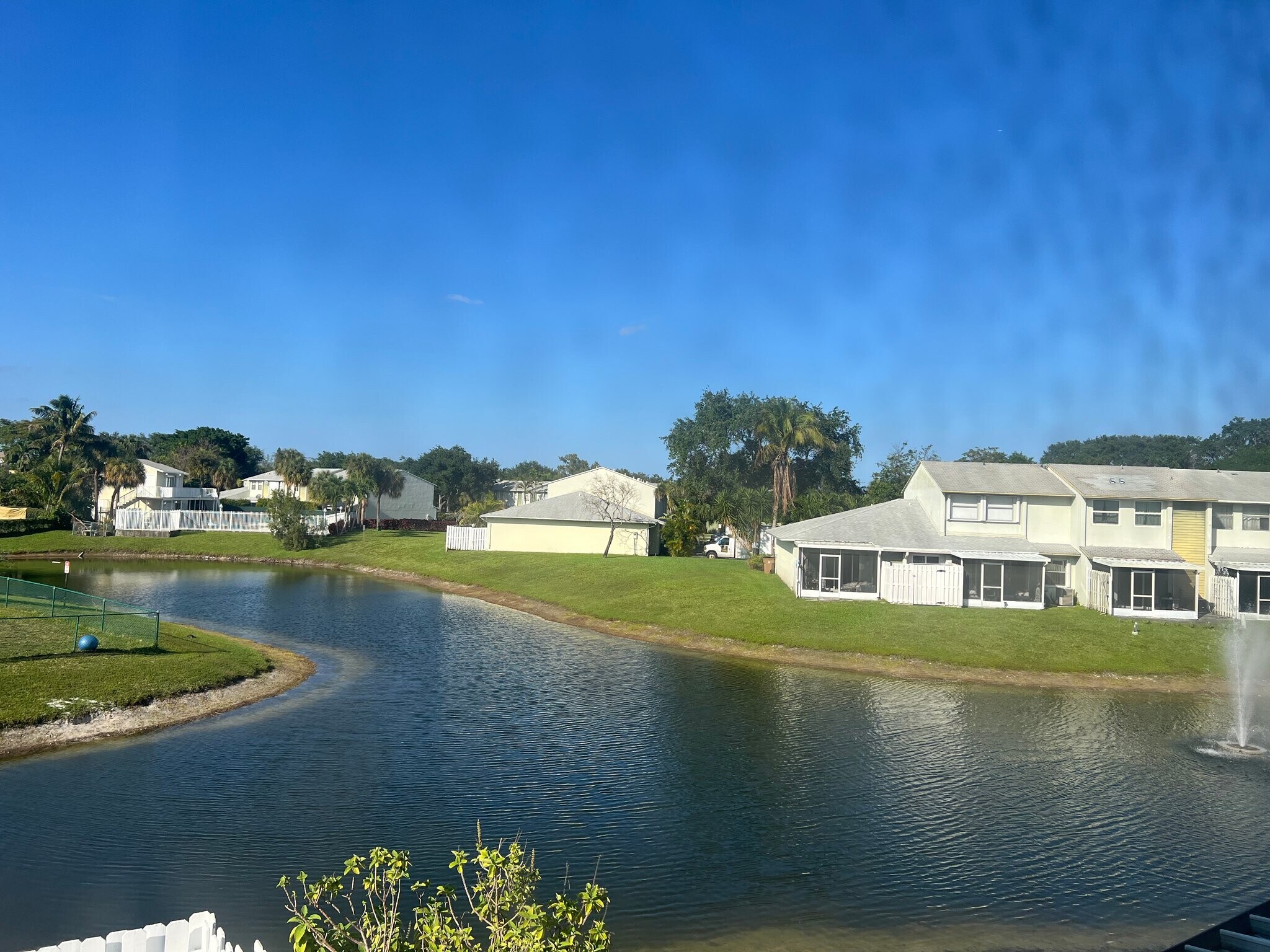 Building Photo - 887 Crystal Lake Dr