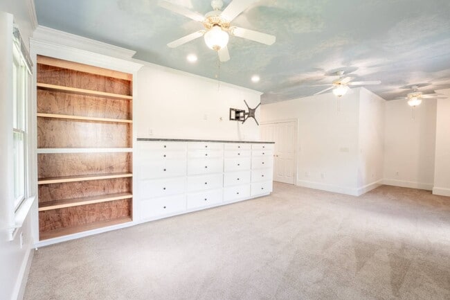Building Photo - 785 Glenwood Dr