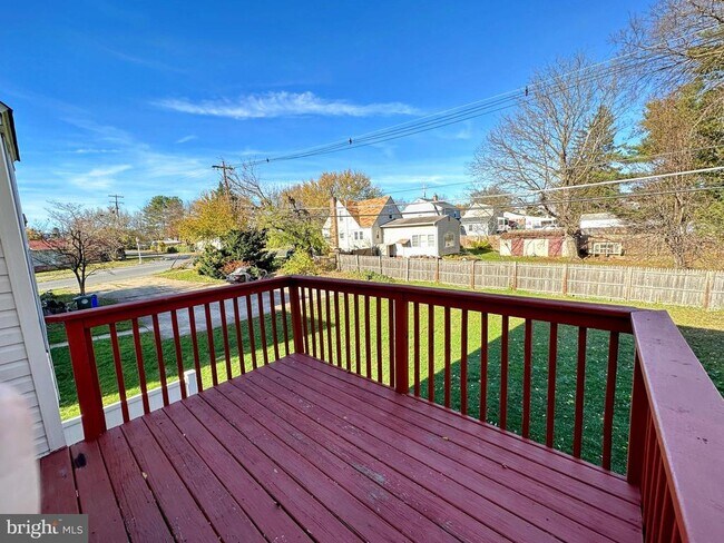 Building Photo - 427 Carrollton Dr