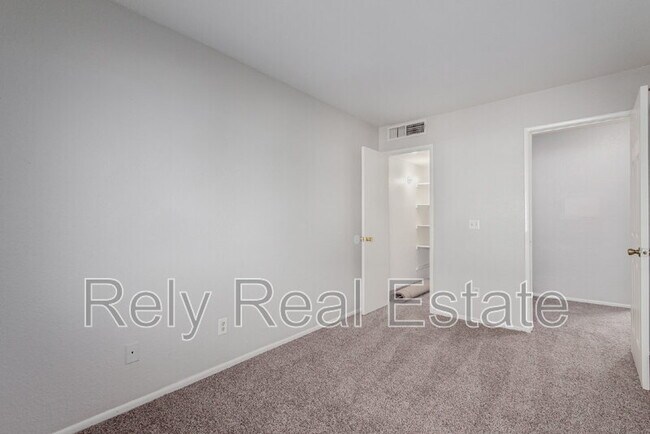 Building Photo - 12740 W Amy Dr