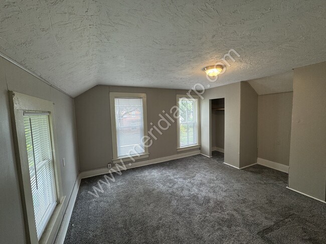 Building Photo - 721 3rd St