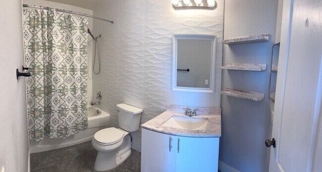 Building Photo - 504 Belmont Pl