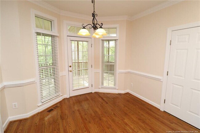 Building Photo - 5445 Brushy Meadows Dr