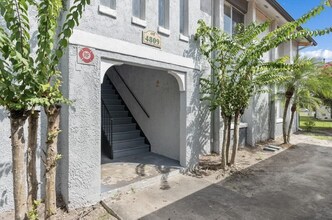 Building Photo - Spacious Renovated 3-Bedroom Condo with Ba...