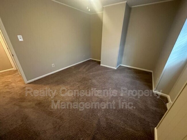 Building Photo - 1156 Smith Rd