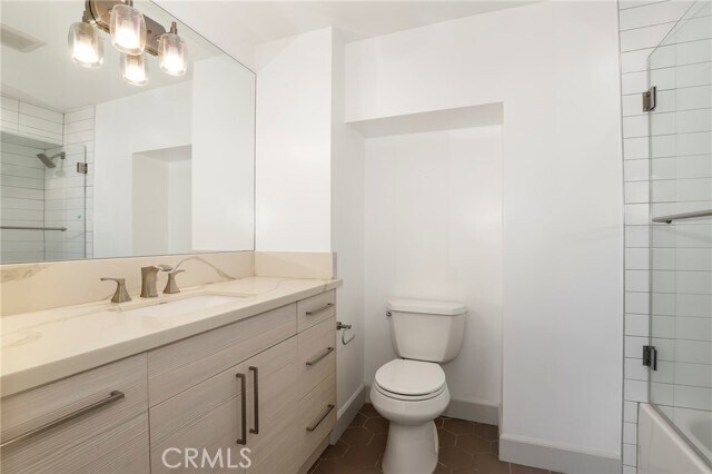 Building Photo - 2400 Glendale Ct