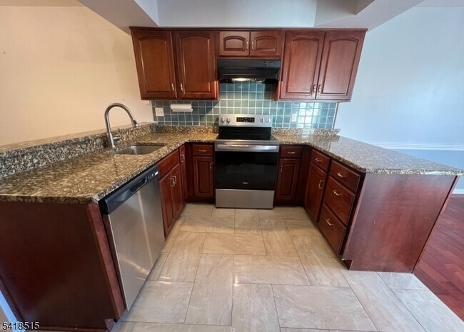 Building Photo - 64 Goldfinch Ct