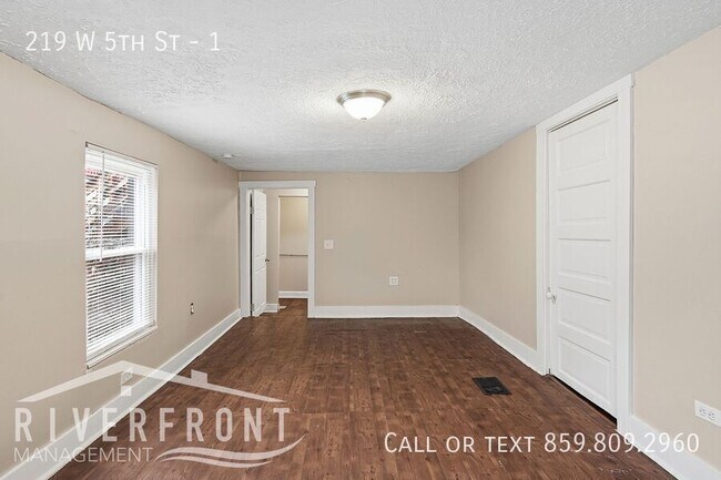 Building Photo - 219 W 5th St