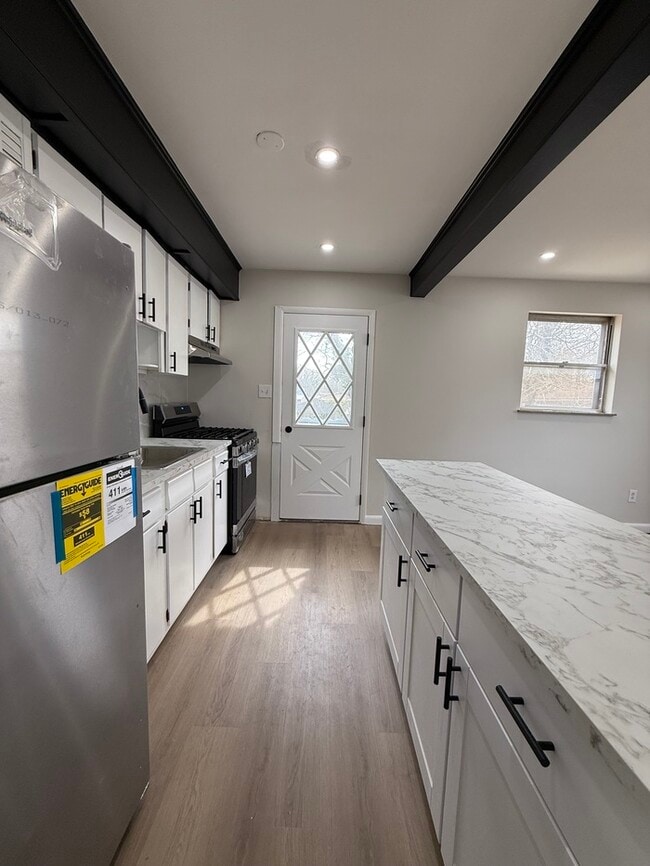 Building Photo - 36 Collins Ln