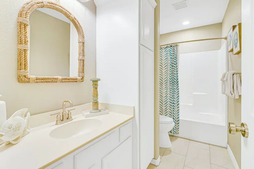 Bath 2 - 14861 S Padre Island Dr