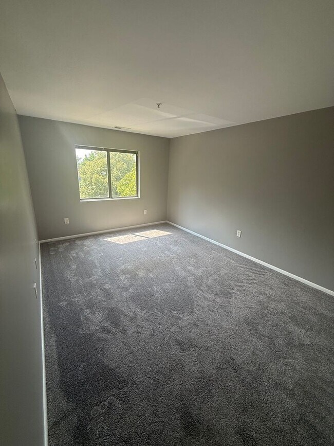 Building Photo - 80 Ashlar Hill Ct