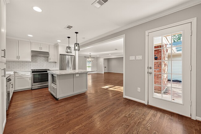 Building Photo - 5215 Stillbrooke Dr