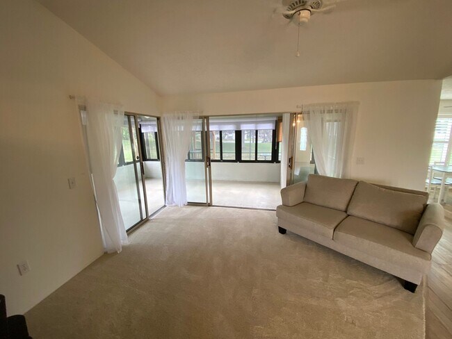 Building Photo - Welcome home to this bright, beautifully maintained 2-bedroom, 2-bath Stonecrest home, offered mo...