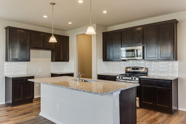 Building Photo - 412 Delta Crst