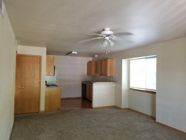 Condo with lots of light - 1221 University Ave