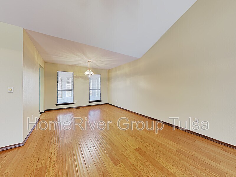 Building Photo - 11105 E 98th St N